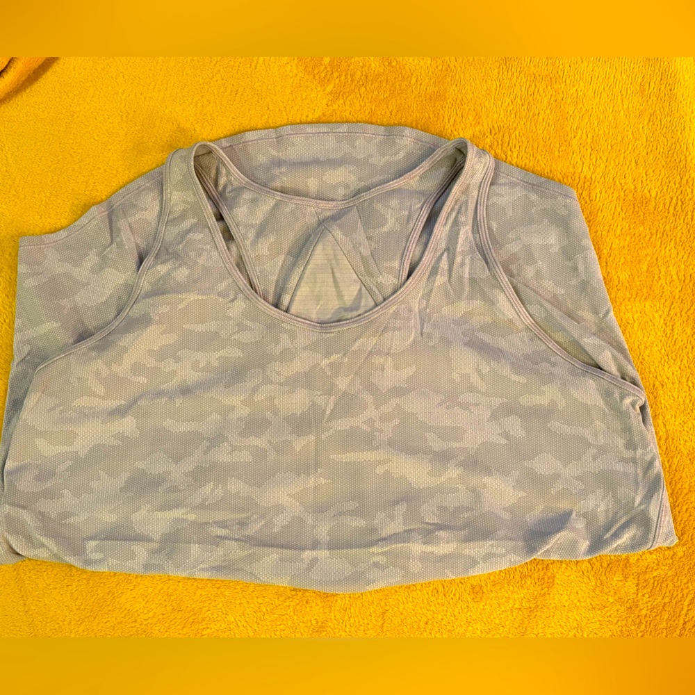 Lululemon Essential Tank Top
Pleated. SZ.12